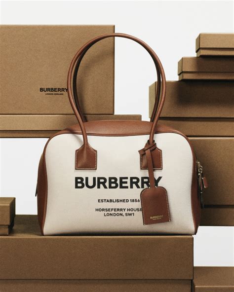 กระเป๋า burberry ราคา